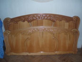Кровать